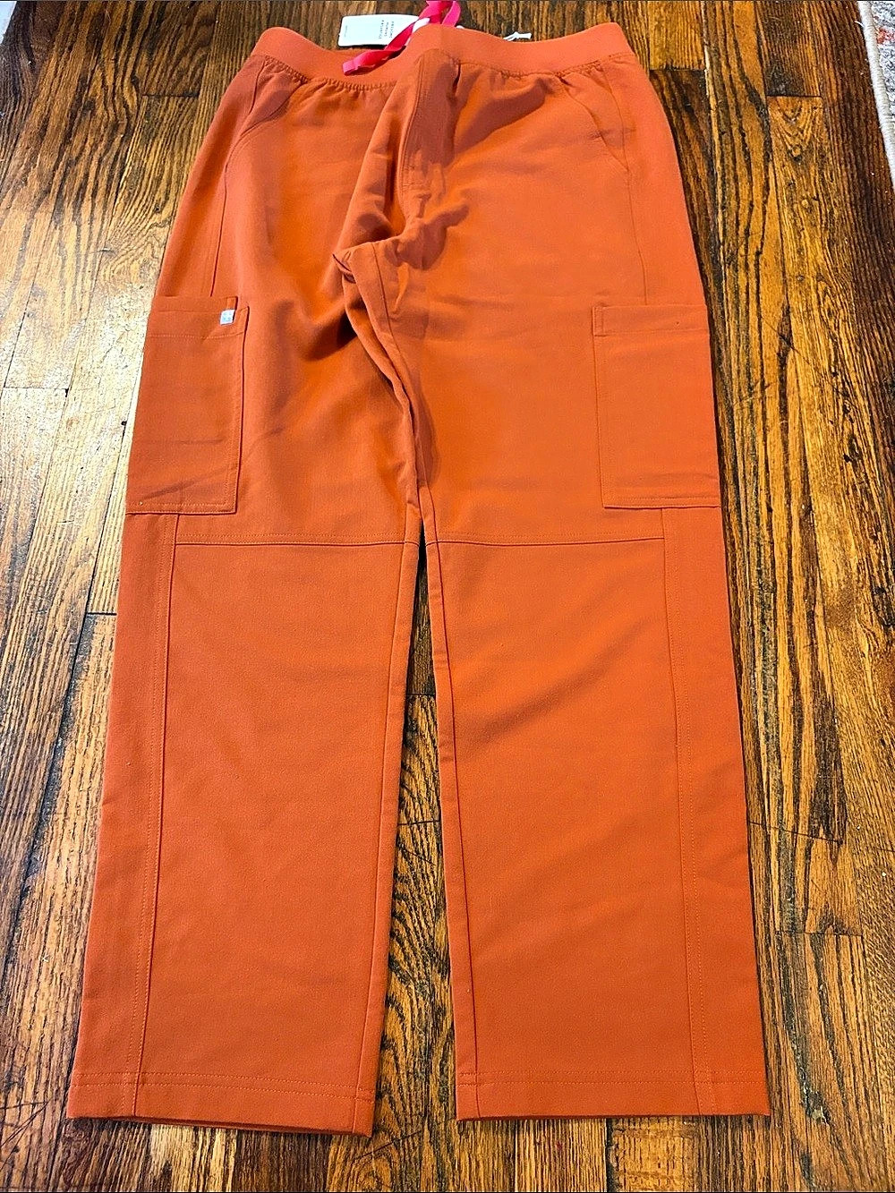 🎉NWT! FIGS Maxim Cargo Scrub Pant Orange Medium short